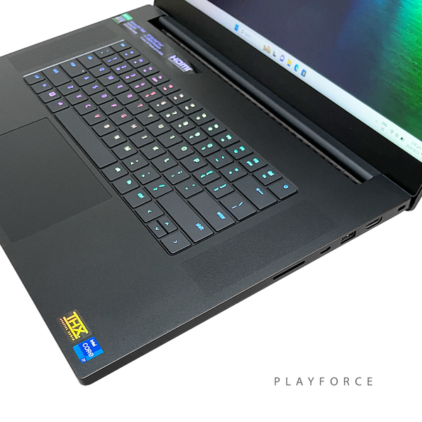 Razer Blade 17 2022 (i7-12800H, RTX 3060, 32GB, 1TB, QHD 165Hz, 17-inch)