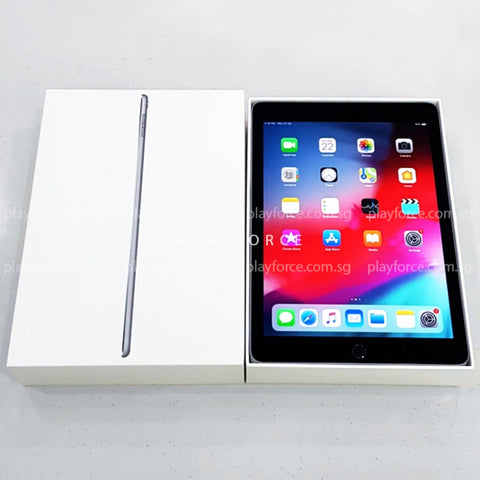 iPad Pro 9.7 (128GB, Cellular, Space)