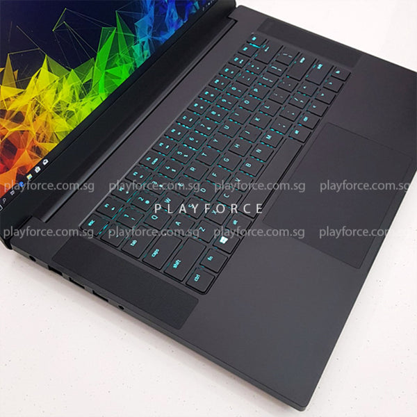 Razer Blade Pro 2018 (i7-8750H, GTX 1060 Max-Q 6GB, 1TB+128GB SSD)