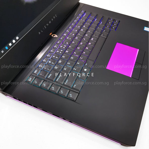 Alienware 15 R3 (i7-7700HQ, GTX 1070, 16GB, 1TB+256GB SSD, 15-inch)