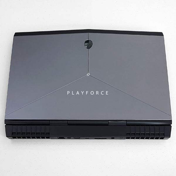 Alienware 15 R3 (i7-7700HQ, RX 570, 16GB, 1TB+128GB SSD, 15-inch)